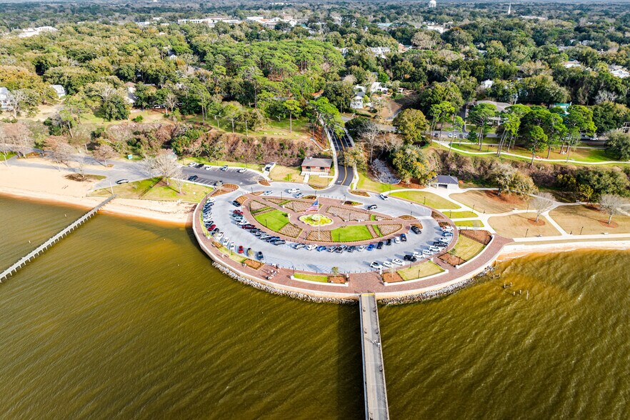 More Photos Of 202 S Mobile St, Fairhope Hospitality For Sale