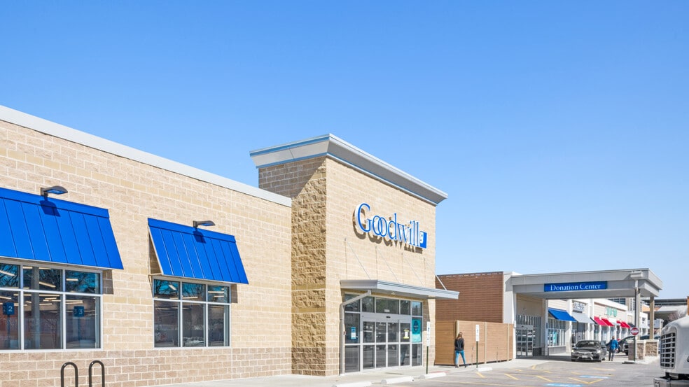 More Photos Of 13908-13998 Cedar Rd, University Heights Unknown For Lease