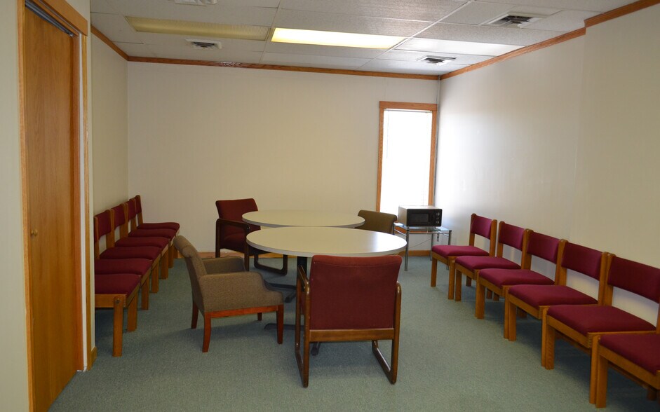 More Photos Of 888 County Road D W, New Brighton Office For Sale