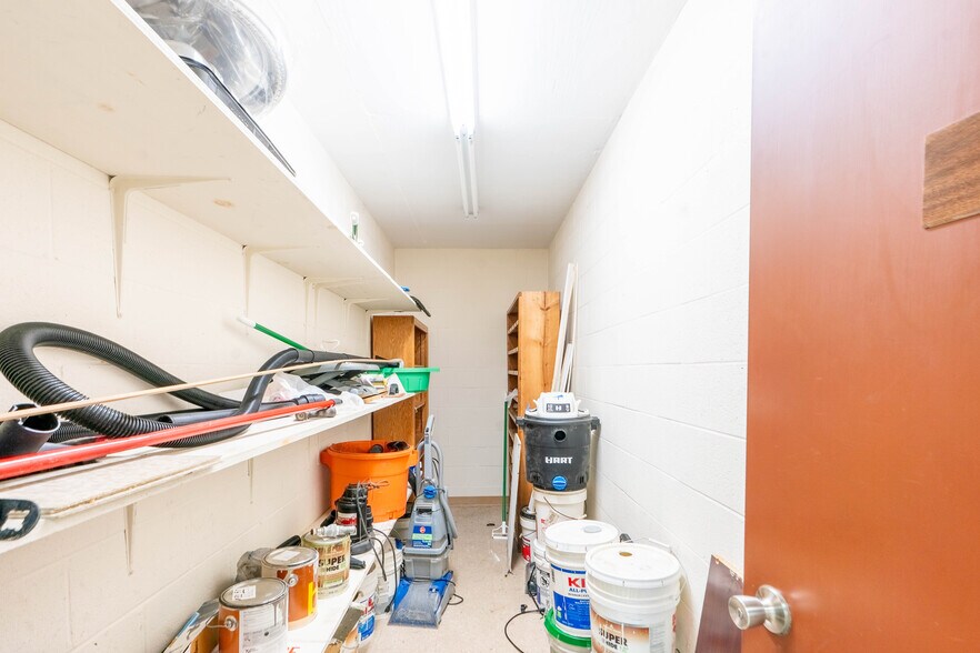 More Photos Of 819 Newman Dr, Helena Office For Sale