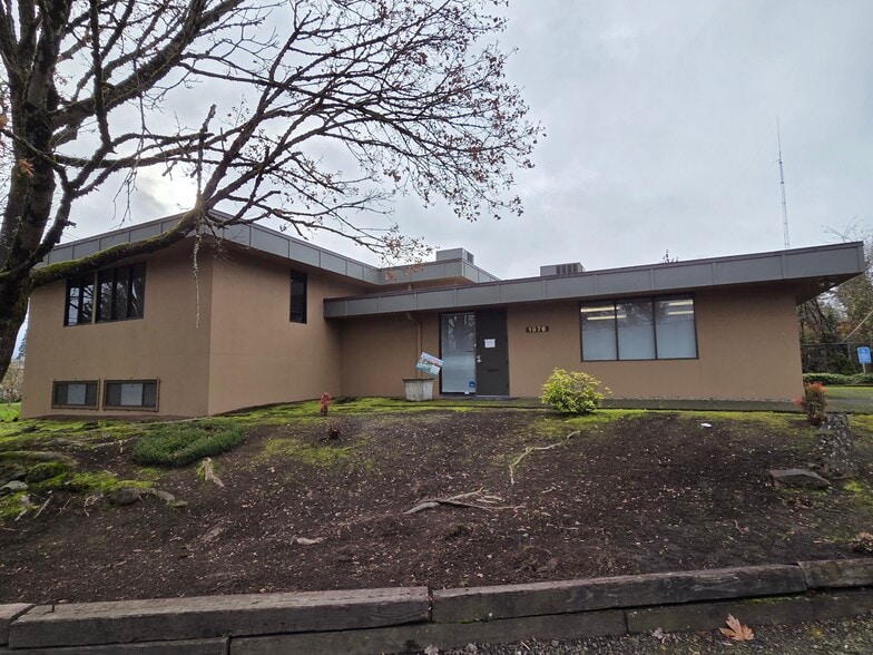 Primary Photo Of 1976 SE Ochoco St, Milwaukie Office For Lease