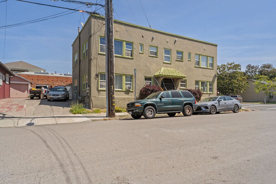 More Photos Of 646 42nd, Oakland Apartments For Sale