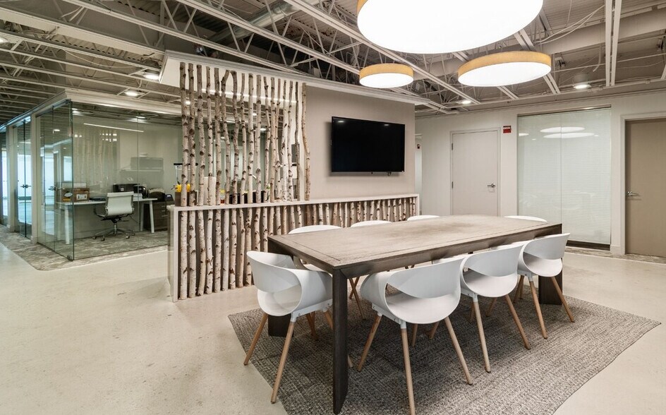 More Photos Of 820 W 41st St, Miami Beach Coworking Space