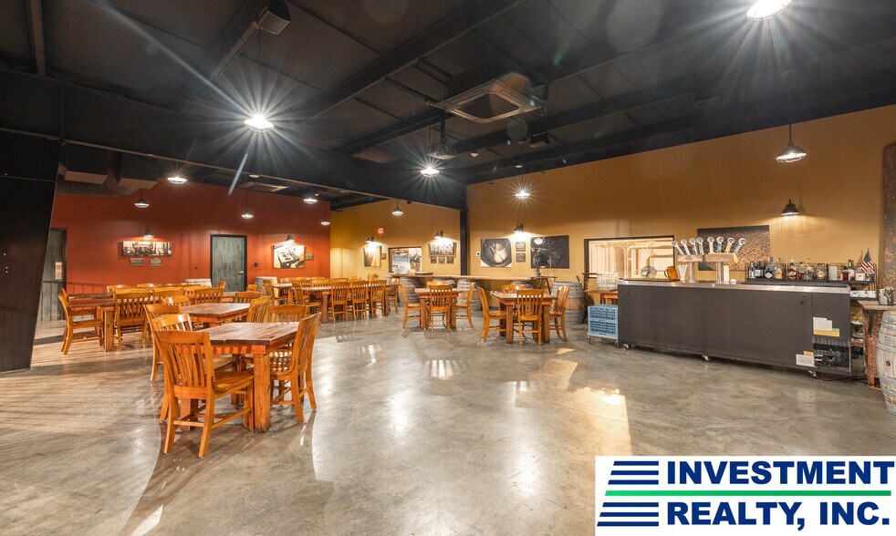 More Photos Of 551 State Route B, Saint James Restaurant For Sale