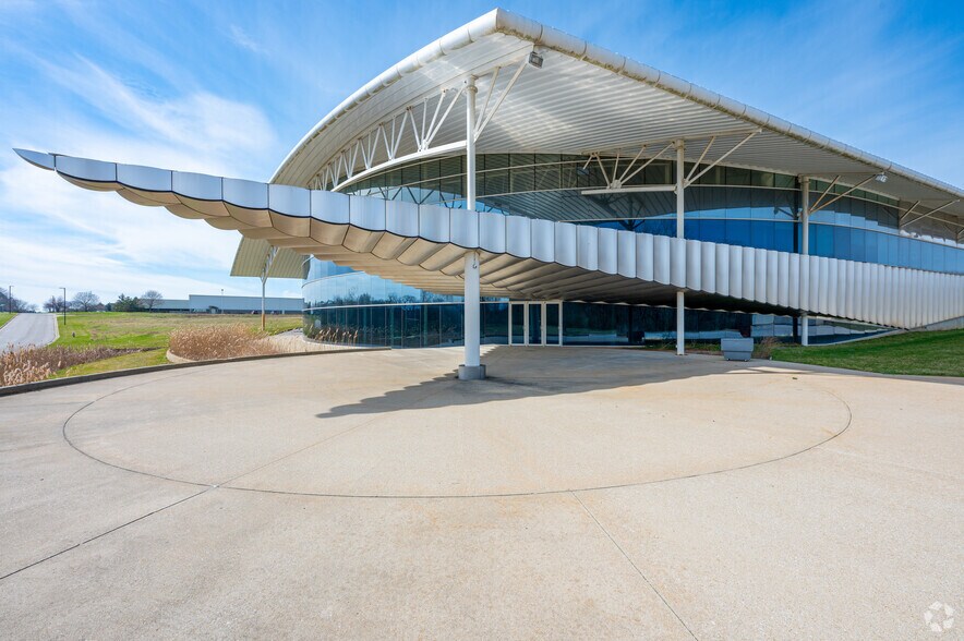 More Photos Of 6561 Lonewolf Dr, South Bend Light Manufacturing For Sale