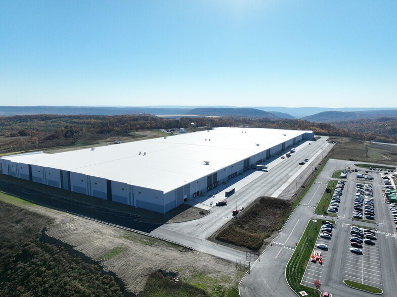 More Photos Of I-78/I-81 Industrial Corridor, Donaldson Unknown For Lease