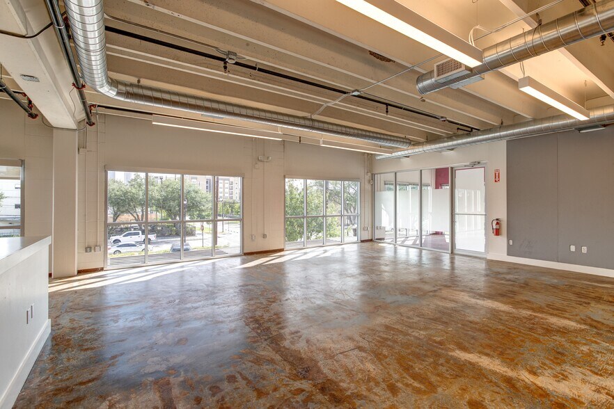 More Photos Of 2808 Caroline St, Houston Loft Creative Space For Lease