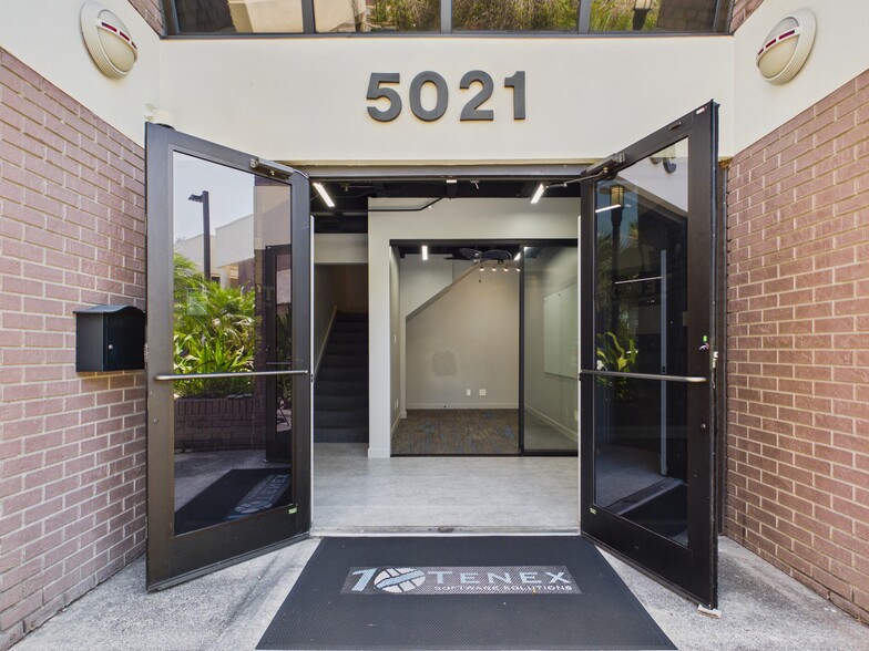 More Photos Of 5021 W Laurel St, Tampa Loft Creative Space For Sale