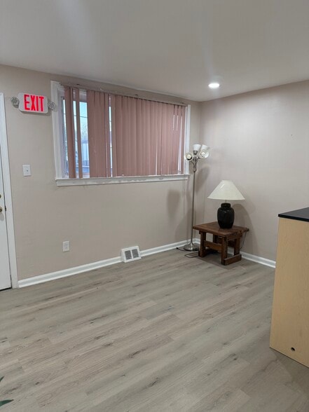 More Photos Of 2216 Macdade Blvd, Holmes Medical For Sale