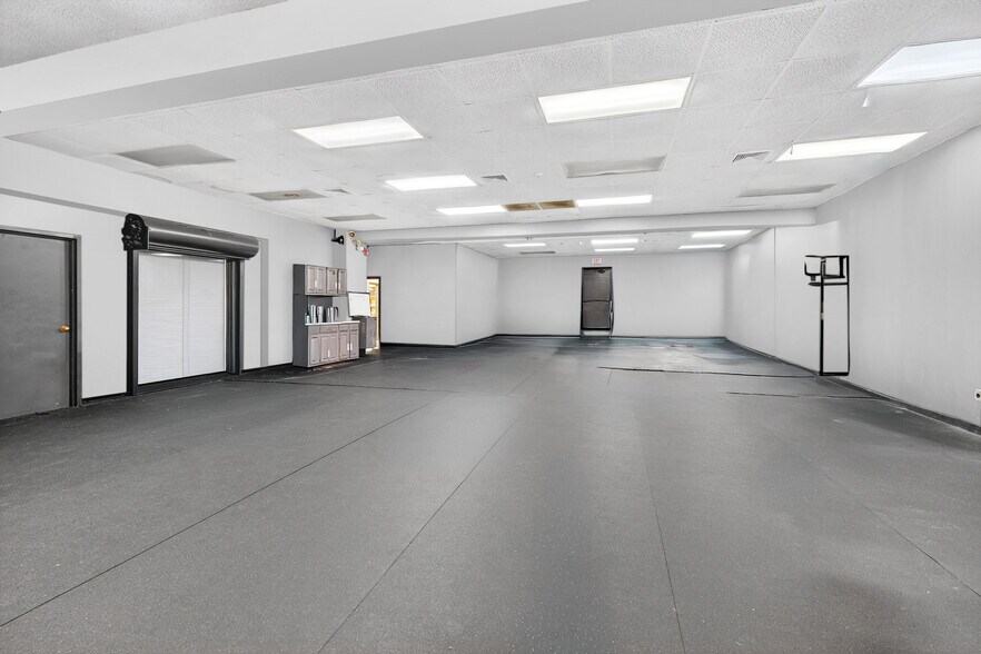 More Photos Of 290 Grant Ave, Lyndhurst Light Manufacturing For Lease
