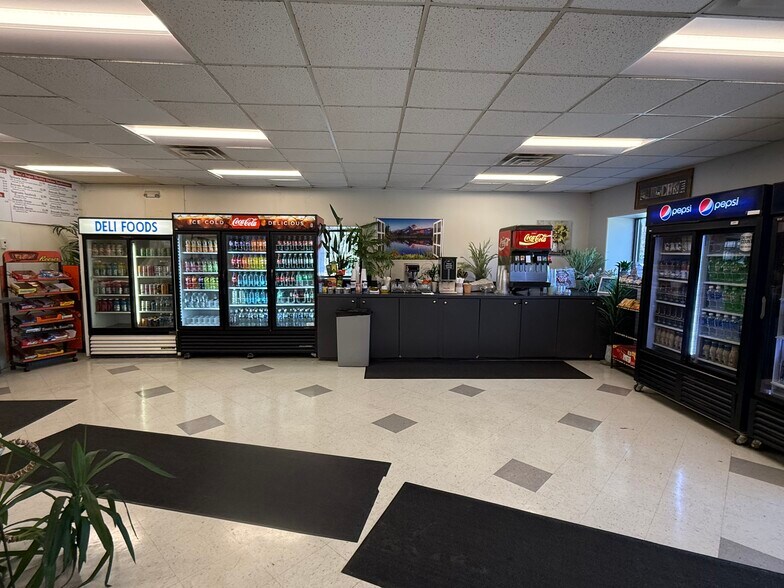 More Photos Of 619 Central Ave E, Edgewater Restaurant For Lease