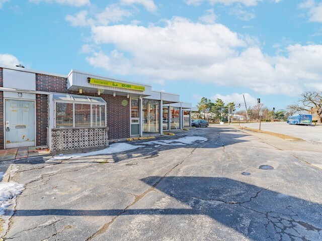 More Photos Of 1060 Busse Hwy, Park Ridge Freestanding For Sale