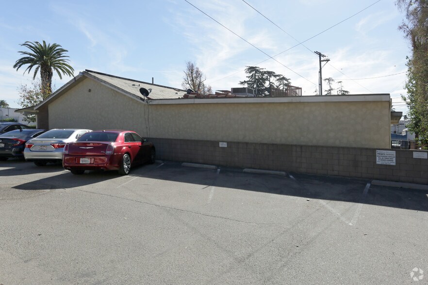 More Photos Of 521-525 N Laurel Ave, Ontario Office For Sale