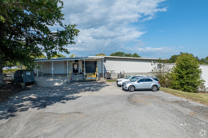 More Photos Of 140 Industry Rd, Georgetown Manufacturing For Lease