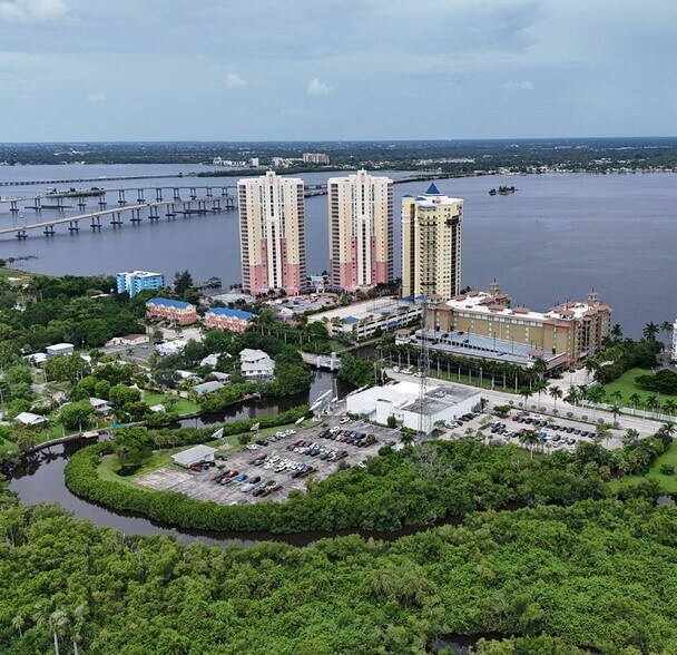 More Photos Of 2824 Palm Beach Blvd, Fort Myers Loft Creative Space For Sale