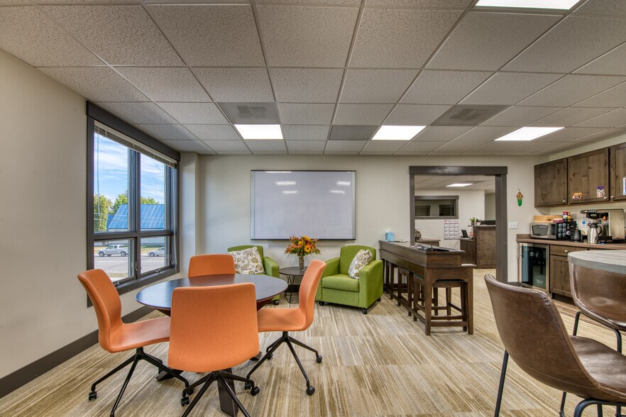 More Photos Of 120 S 5th St, Hamilton Office For Sale