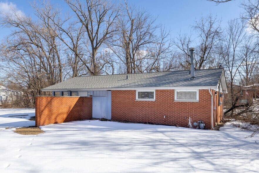 More Photos Of 50 N Center St, East Alton Medical For Sale