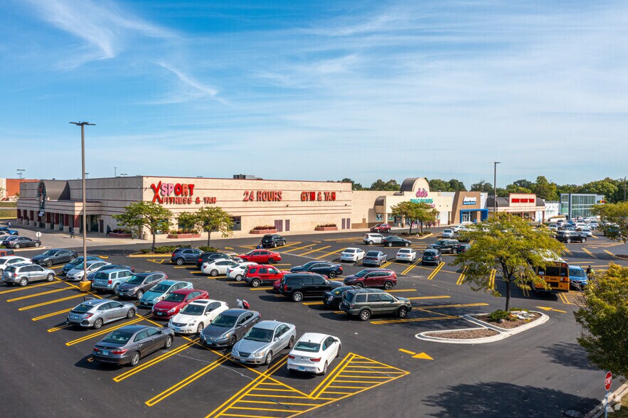 More Photos Of 6420-6560 W Fullerton Ave, Chicago Unknown For Lease