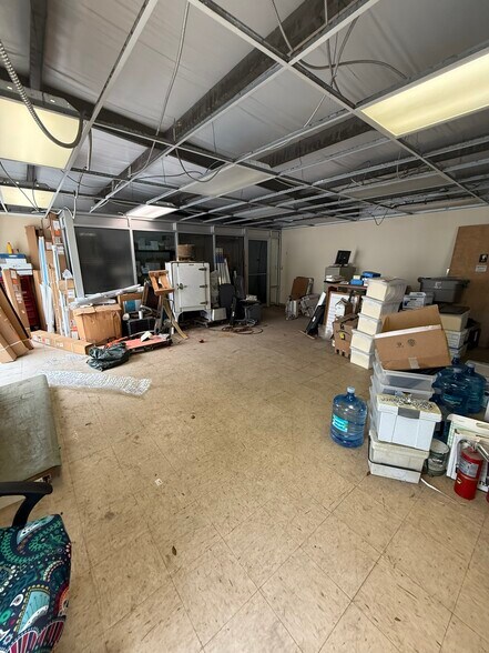 More Photos Of 6807 Benjamin Rd, Tampa Warehouse For Sale