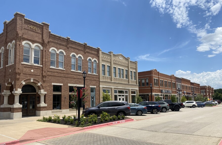 Primary Photo Of 300-900 Parker Sq, Flower Mound Unknown For Lease