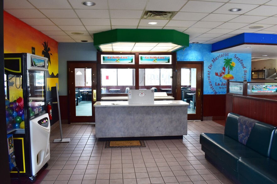 More Photos Of 632 Midland Rd, Janesville Restaurant For Sale