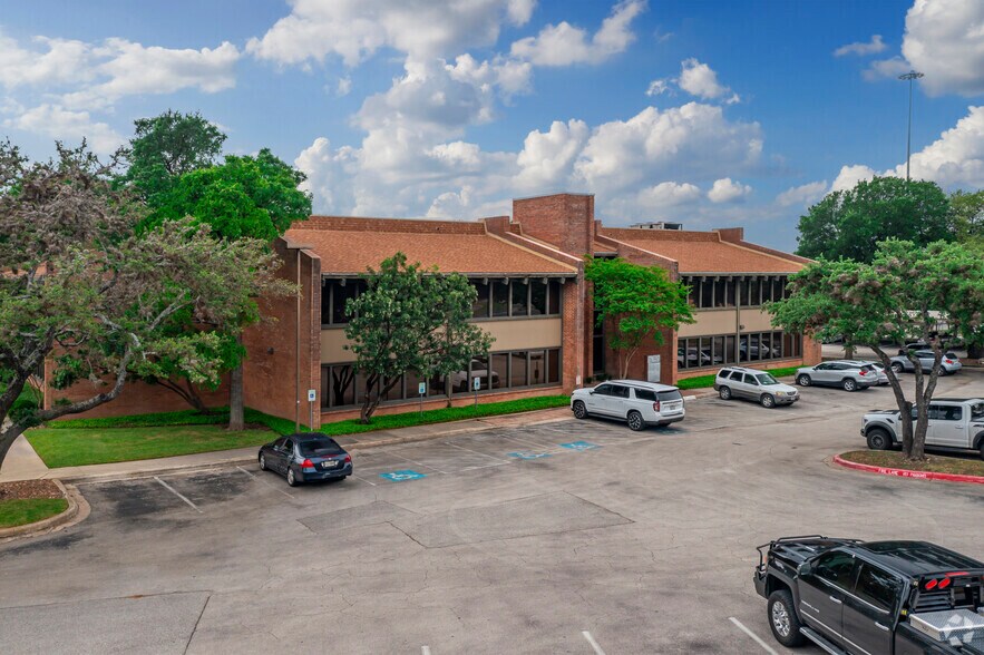 More Photos Of 6800 Park Ten Blvd, San Antonio Unknown For Lease