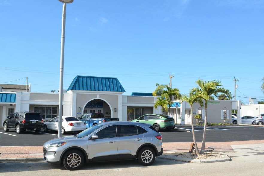 More Photos Of 1314-1322 Lafayette St, Cape Coral Loft Creative Space For Sale