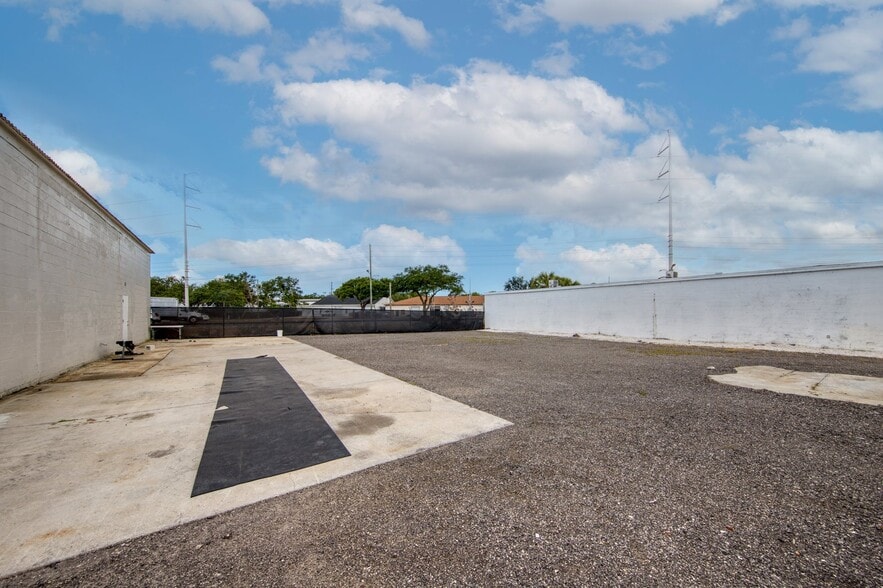 More Photos Of 3284 Morris St, Saint Petersburg Warehouse For Sale