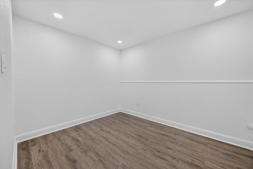 More Photos Of 28-40 E Minarets Ave, Pinedale Medical For Lease