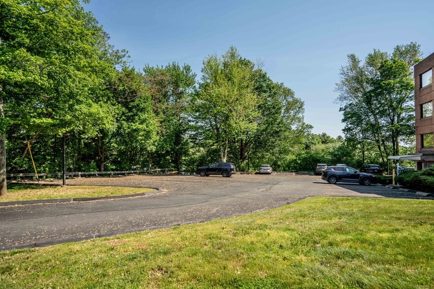 More Photos Of 2751 Dixwell Ave, Hamden Office For Sale