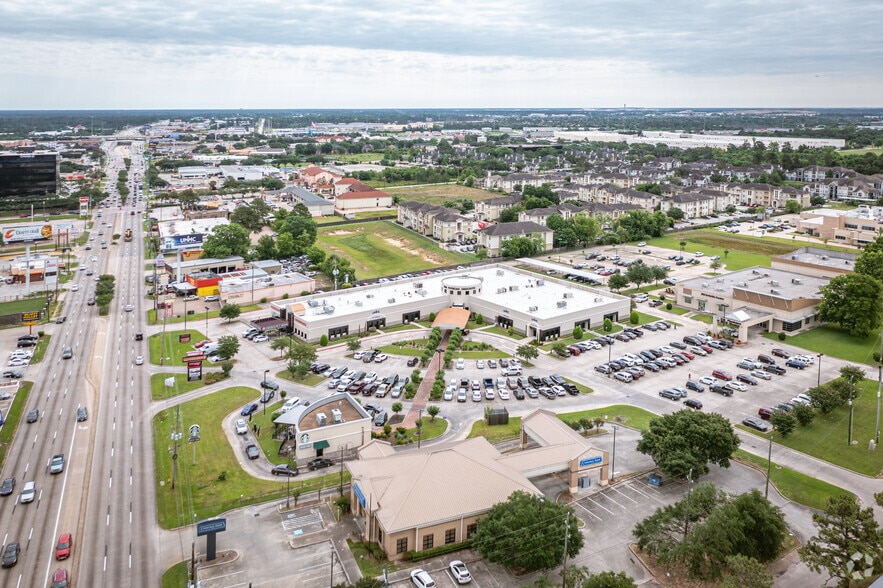 More Photos Of 837 Cypress Creek Pkwy, Houston Hospital For Sale