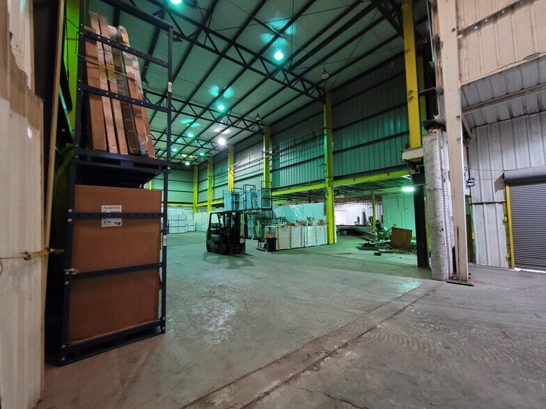 More Photos Of 603 Sunshine Rd, Kansas City Warehouse For Lease
