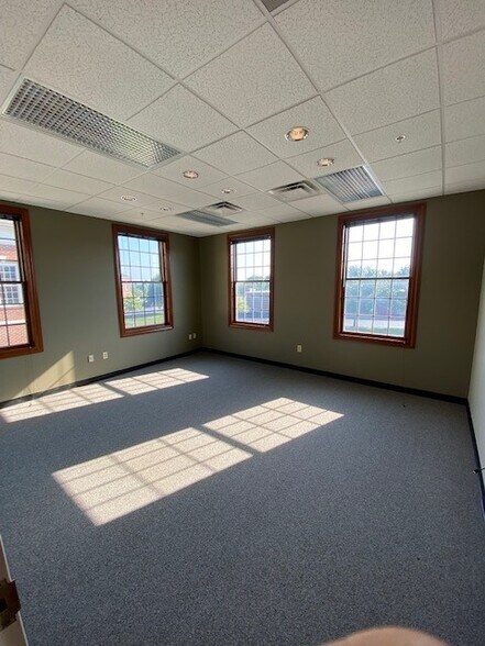 More Photos Of 8087 Washington Village Dr, Dayton Office For Lease