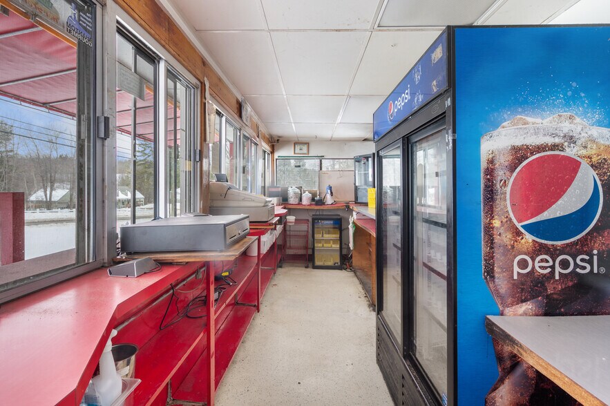 More Photos Of 691 Endicott St N, Laconia Restaurant For Sale