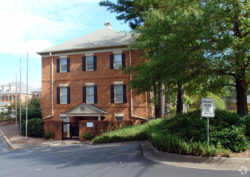 More Photos Of 2310 Peachford Rd, Atlanta Office For Sale