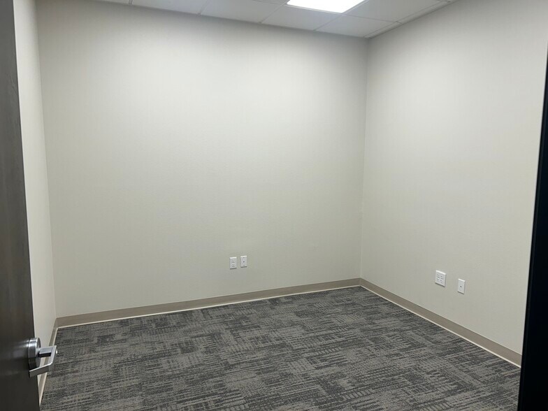 More Photos Of 8925 S Pecos Rd, Henderson Office For Lease