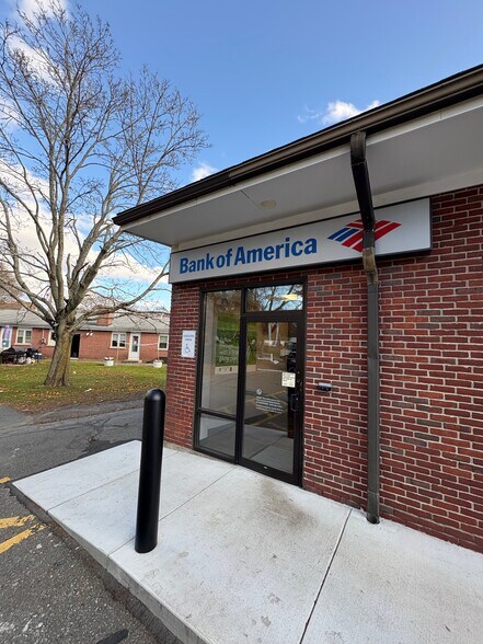 More Photos Of 199-215 Essex St, Beverly Freestanding For Lease