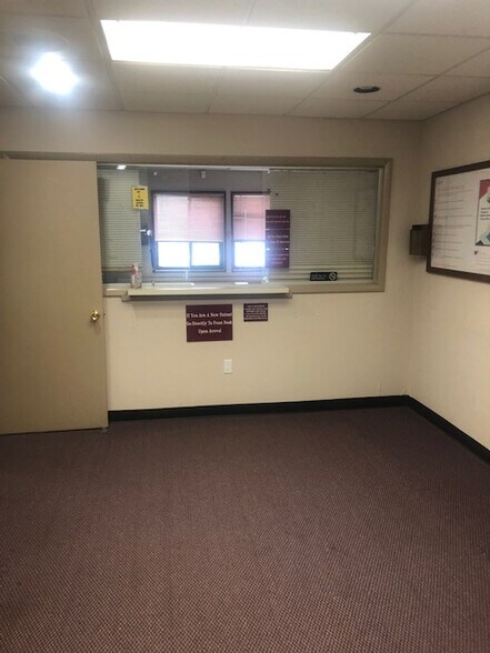 More Photos Of 20 Hospital Dr, Toms River Medical For Lease