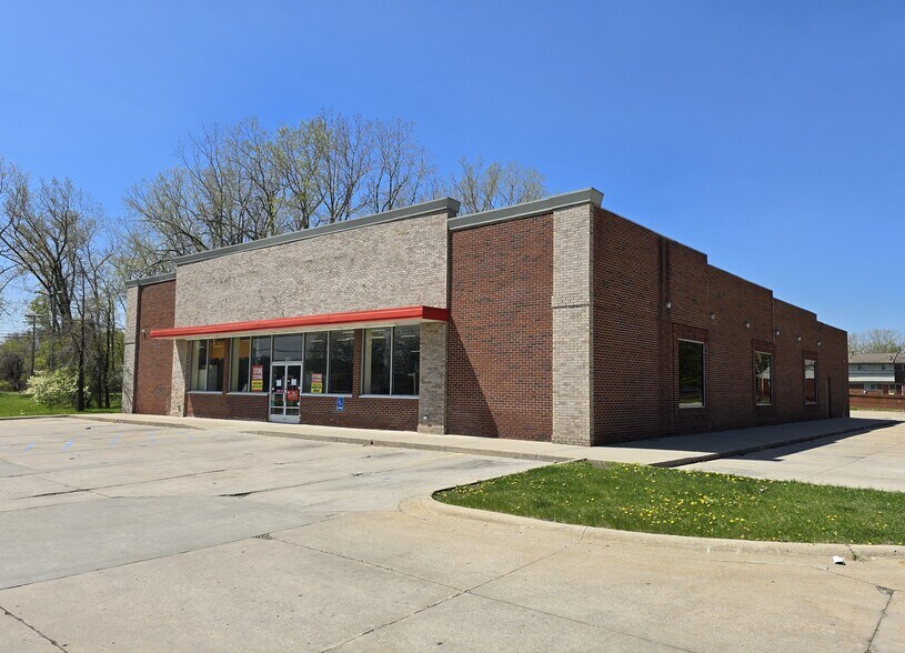 Primary Photo Of 8400 Wayne Rd, Romulus Freestanding For Lease
