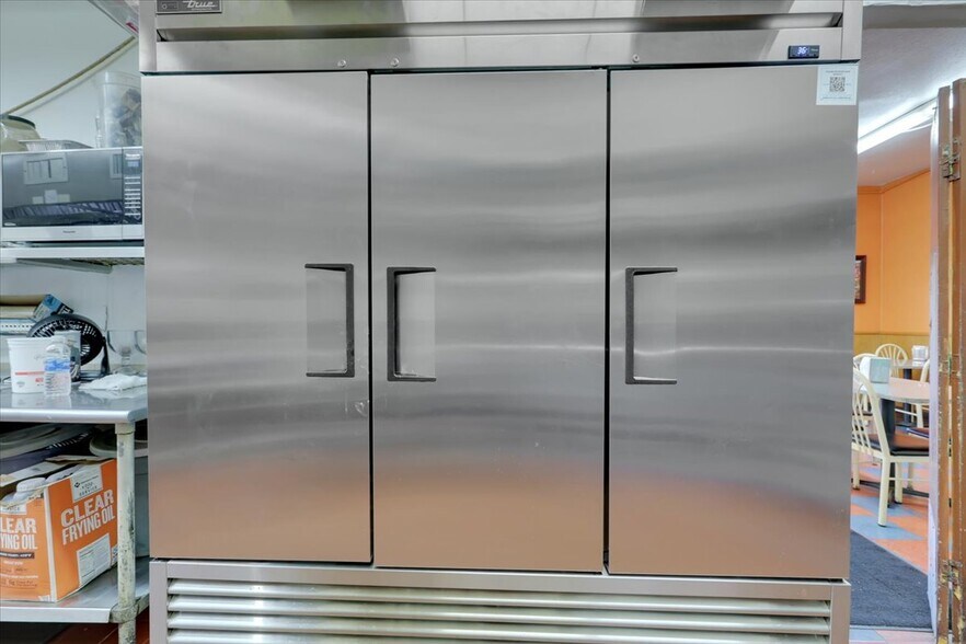 More Photos Of 120 Percy Ave, Yuba City Restaurant For Lease