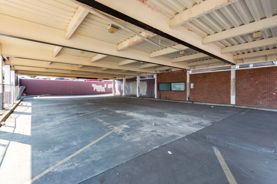 More Photos Of 873-875 6th St, Bremerton Bank For Lease