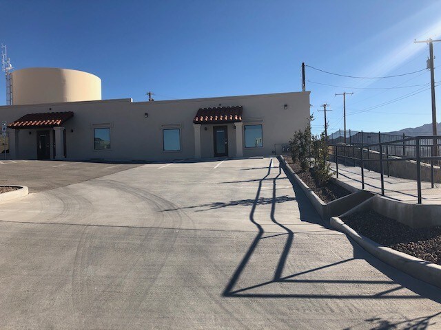 More Photos Of 3012 Mountain Pass Blvd, Anthony Office For Lease