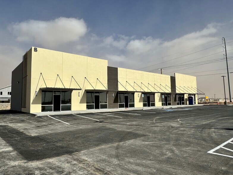 More Photos Of 15000 Edgemere, El Paso Storefront For Lease