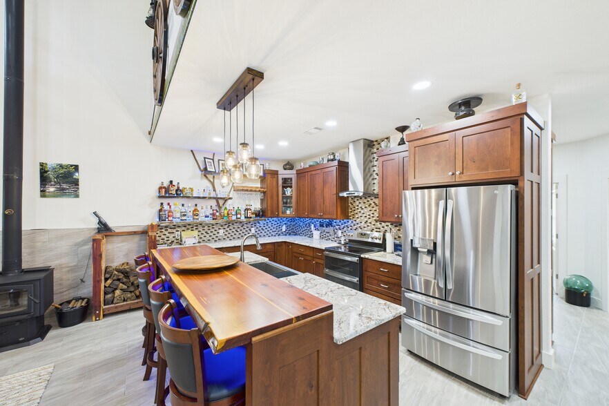 More Photos Of 141 County Road 851, Elizabeth Hotel For Sale