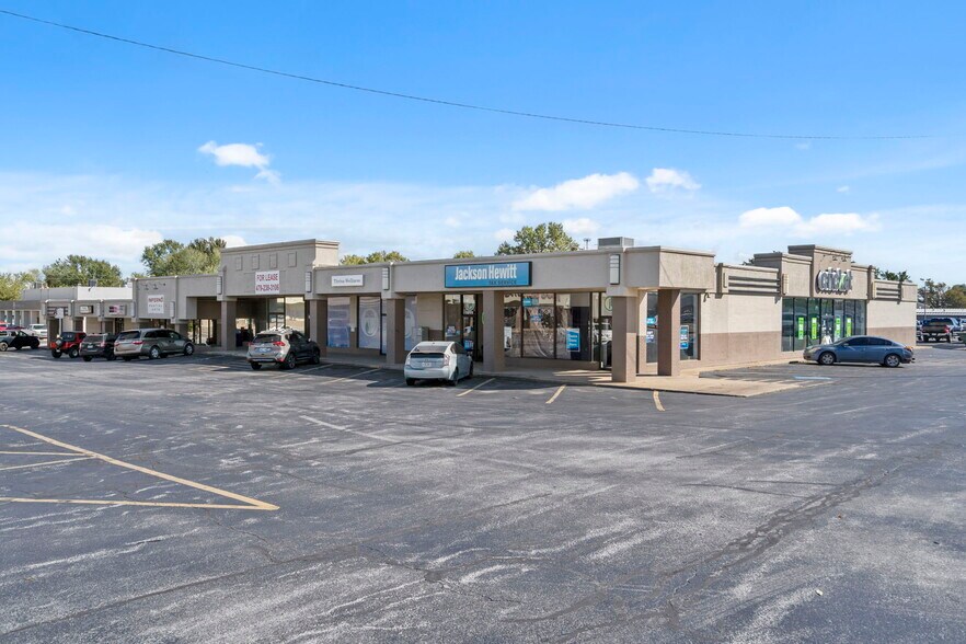 More Photos Of 1059 S Maxwell St, Siloam Springs Storefront For Lease