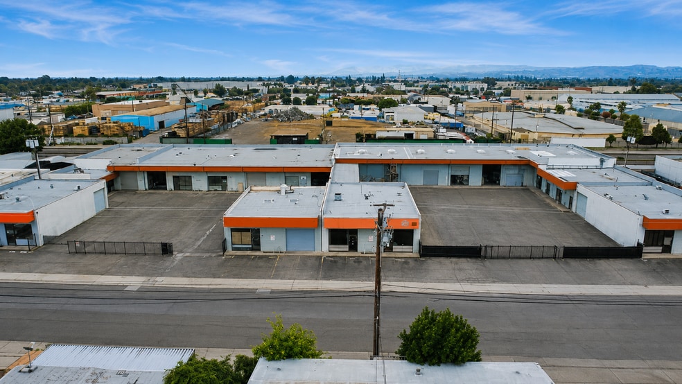 Primary Photo Of 1140-1150 Price Ave, Pomona Warehouse For Lease