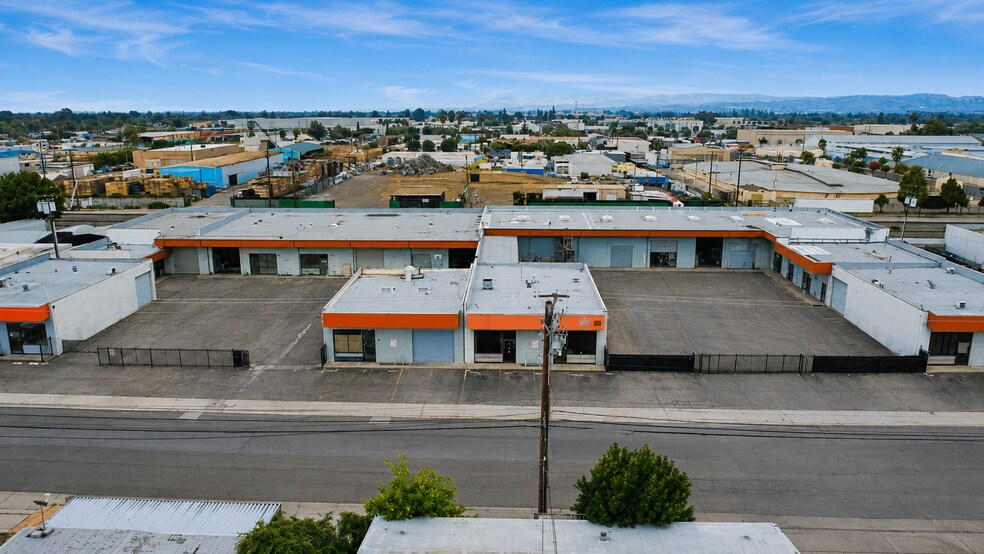Primary Photo Of 1140-1150 Price Ave, Pomona Warehouse For Lease
