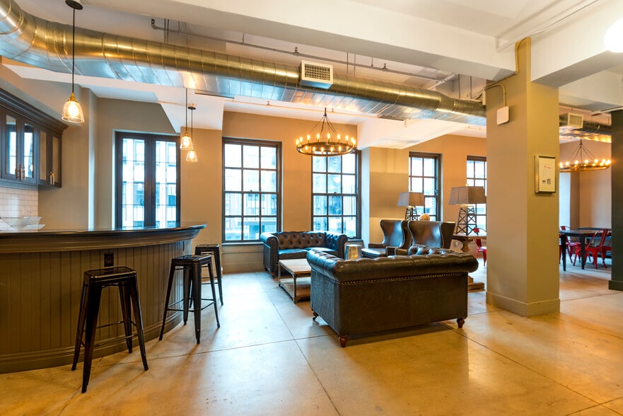 More Photos Of 21 W 46th St, New York Office For Lease
