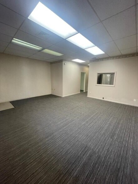 More Photos Of 6550 Lower York Rd, New Hope General Retail For Sale