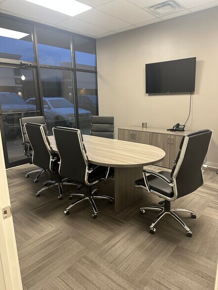 More Photos Of 651 US 31W Byp, Bowling Green General Retail For Lease